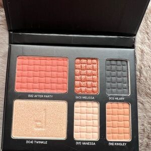Doucce Blush Palette with Coral, Peach, and Black Shades